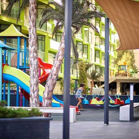 Royale Sundance Studio 7 Beach Spa & Pool Mamaia Nord Екстериор снимка