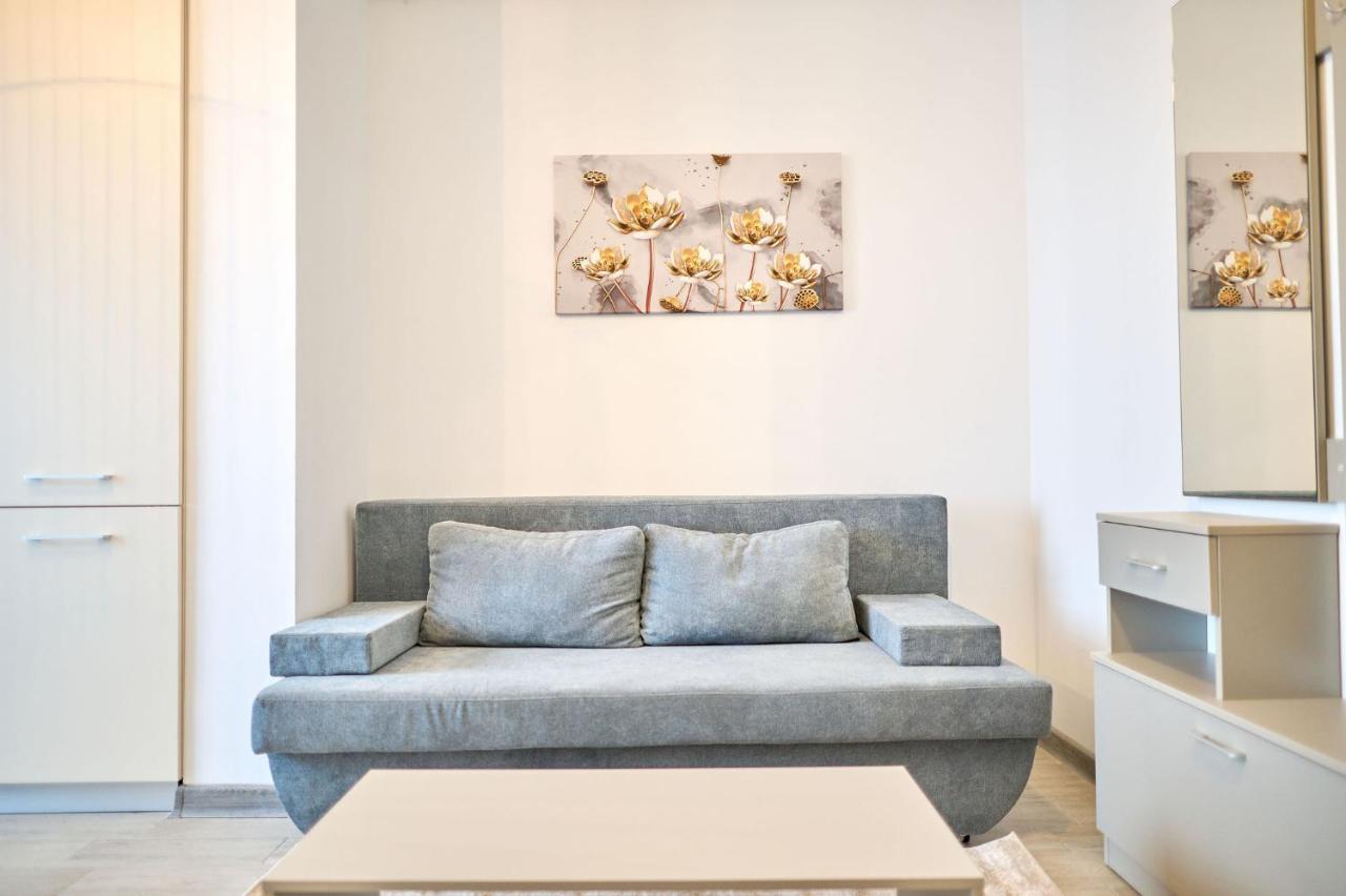 Royale Sundance Studio 7 Beach Spa & Pool Mamaia Nord Екстериор снимка
