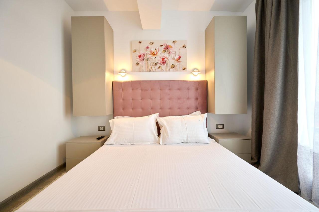 Royale Sundance Studio 7 Beach Spa & Pool Mamaia Nord Екстериор снимка