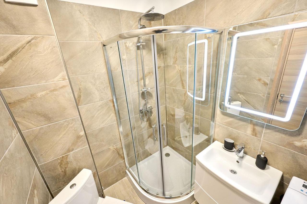 Royale Sundance Studio 7 Beach Spa & Pool Mamaia Nord Екстериор снимка