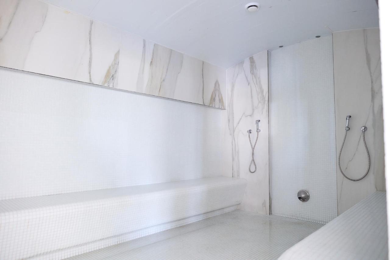 Royale Sundance Studio 7 Beach Spa & Pool Mamaia Nord Екстериор снимка